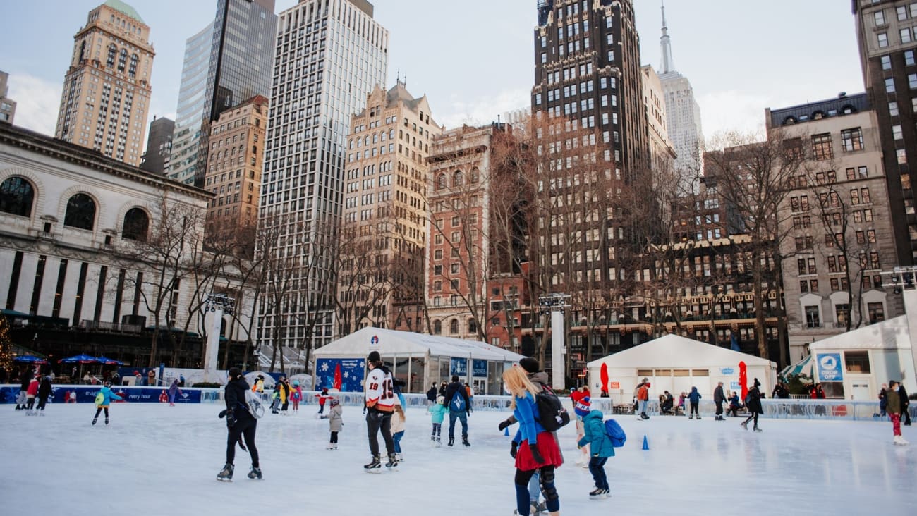 Inverno em Nova York, uma grande estação para os nova yorkinos e para os visitantes em busca de neve para patinar.
