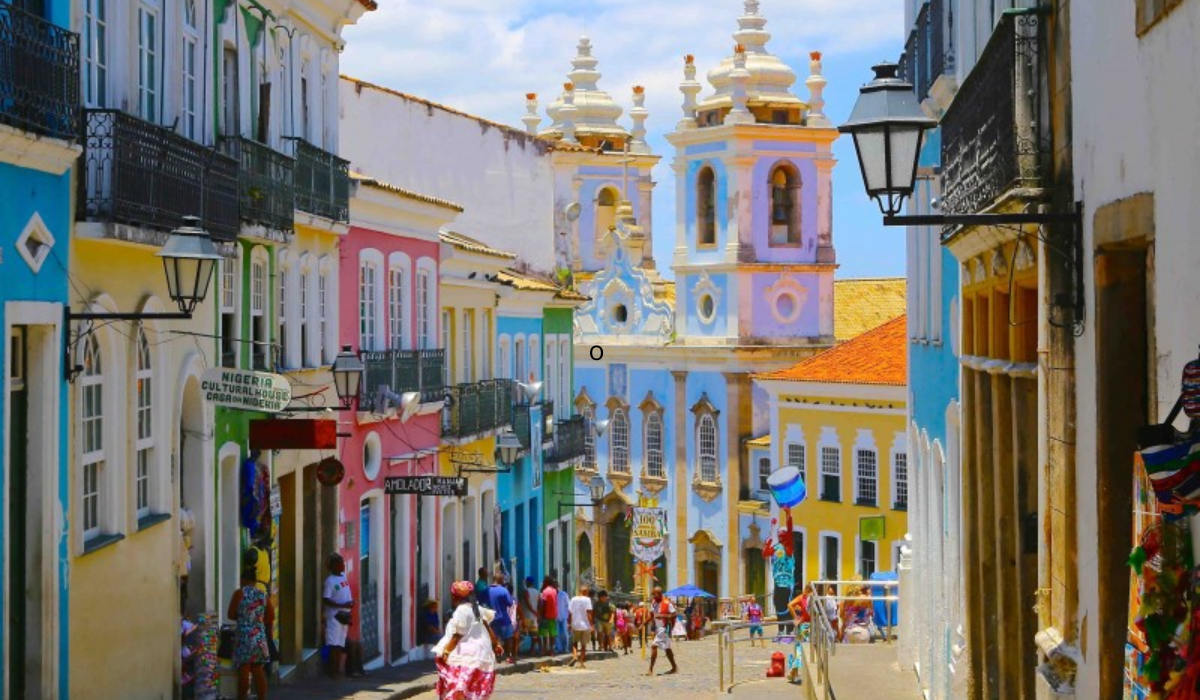 Pelourinho é um dos lugares para seu Roteiro de 3 dias em Salvador, não deixe de conhecer.