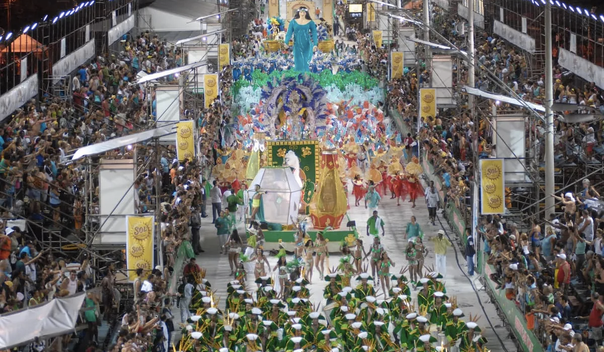Carnaval de Santos-SP e o carnaval 2024 promete ser muito melhor.